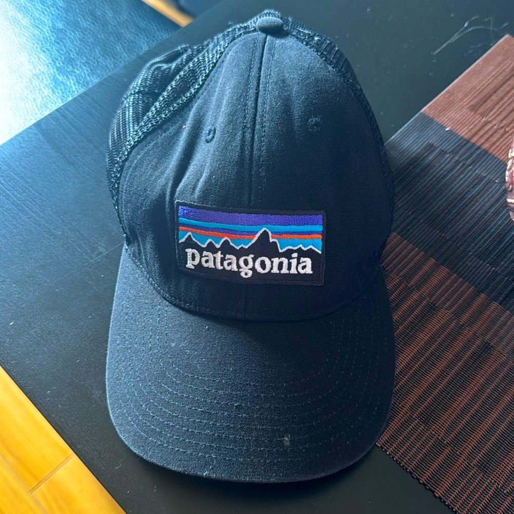 Good condition, clean Patagonia Cap Black